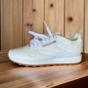 Reebok tennis shoes, white, size 7 NIB-new in the box